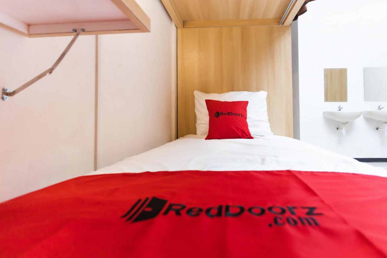 Reddoorz Hostel @ Malang City Center 2 Eksteriør bilde